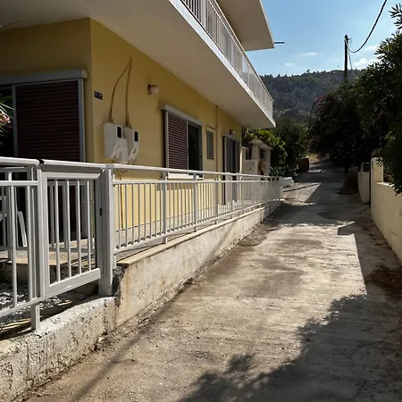 Lägenhet Dimos Likoporiá